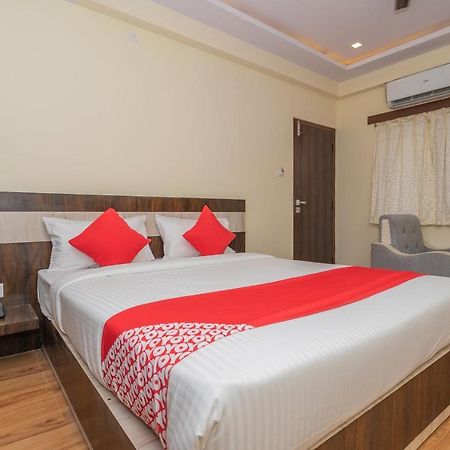 Oyo 36197 Royal Wood Hotel Bangalore Esterno foto