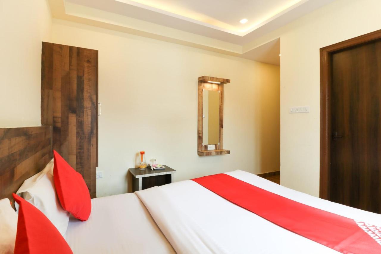 Oyo 36197 Royal Wood Hotel Bangalore Esterno foto