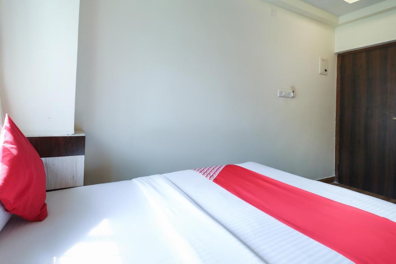 Oyo 36197 Royal Wood Hotel Bangalore Esterno foto