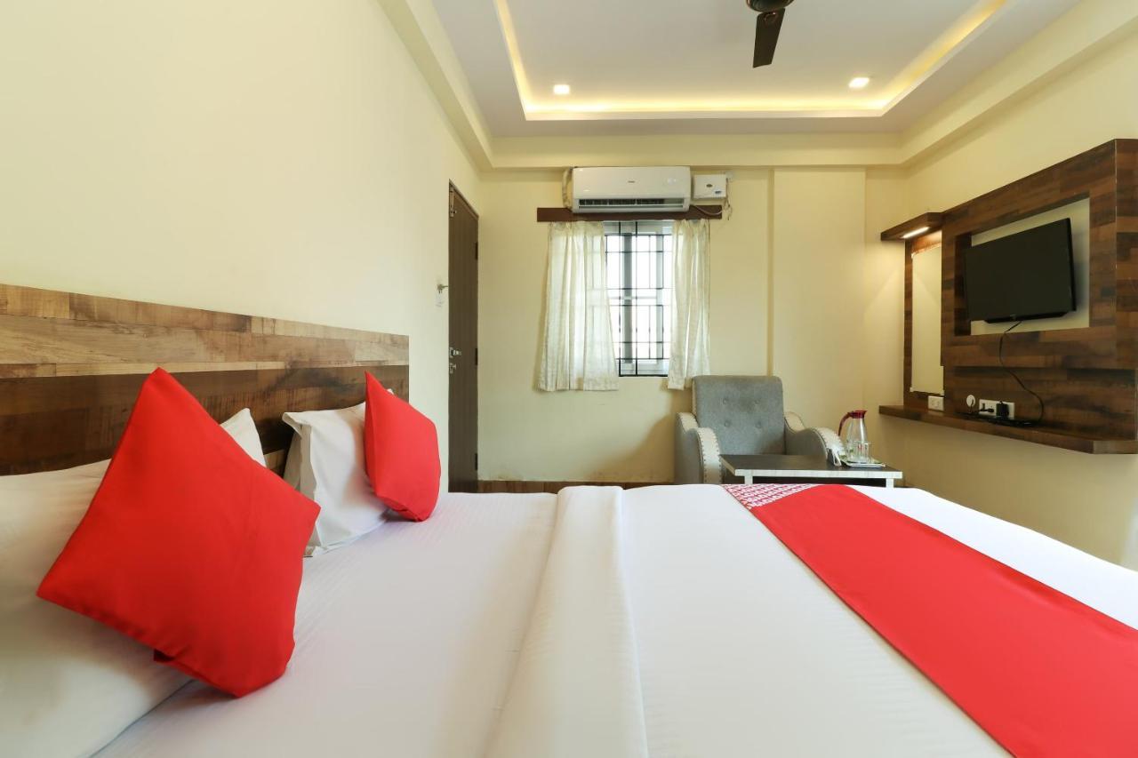 Oyo 36197 Royal Wood Hotel Bangalore Esterno foto