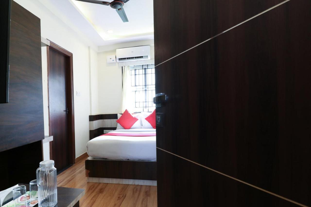 Oyo 36197 Royal Wood Hotel Bangalore Esterno foto