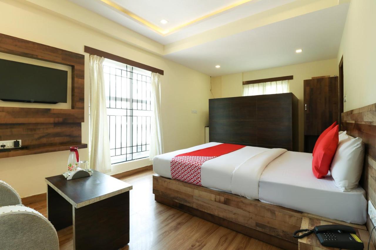 Oyo 36197 Royal Wood Hotel Bangalore Esterno foto