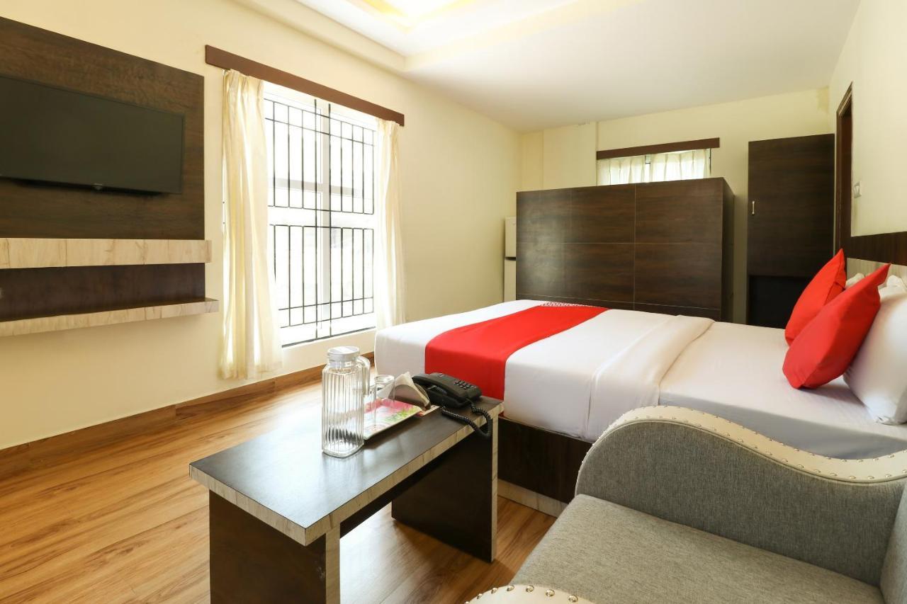 Oyo 36197 Royal Wood Hotel Bangalore Esterno foto