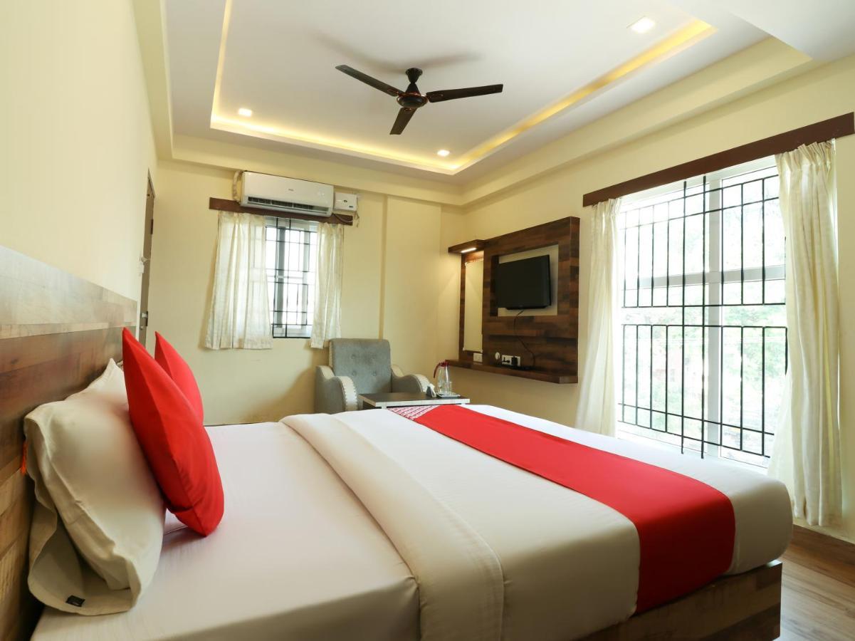 Oyo 36197 Royal Wood Hotel Bangalore Esterno foto