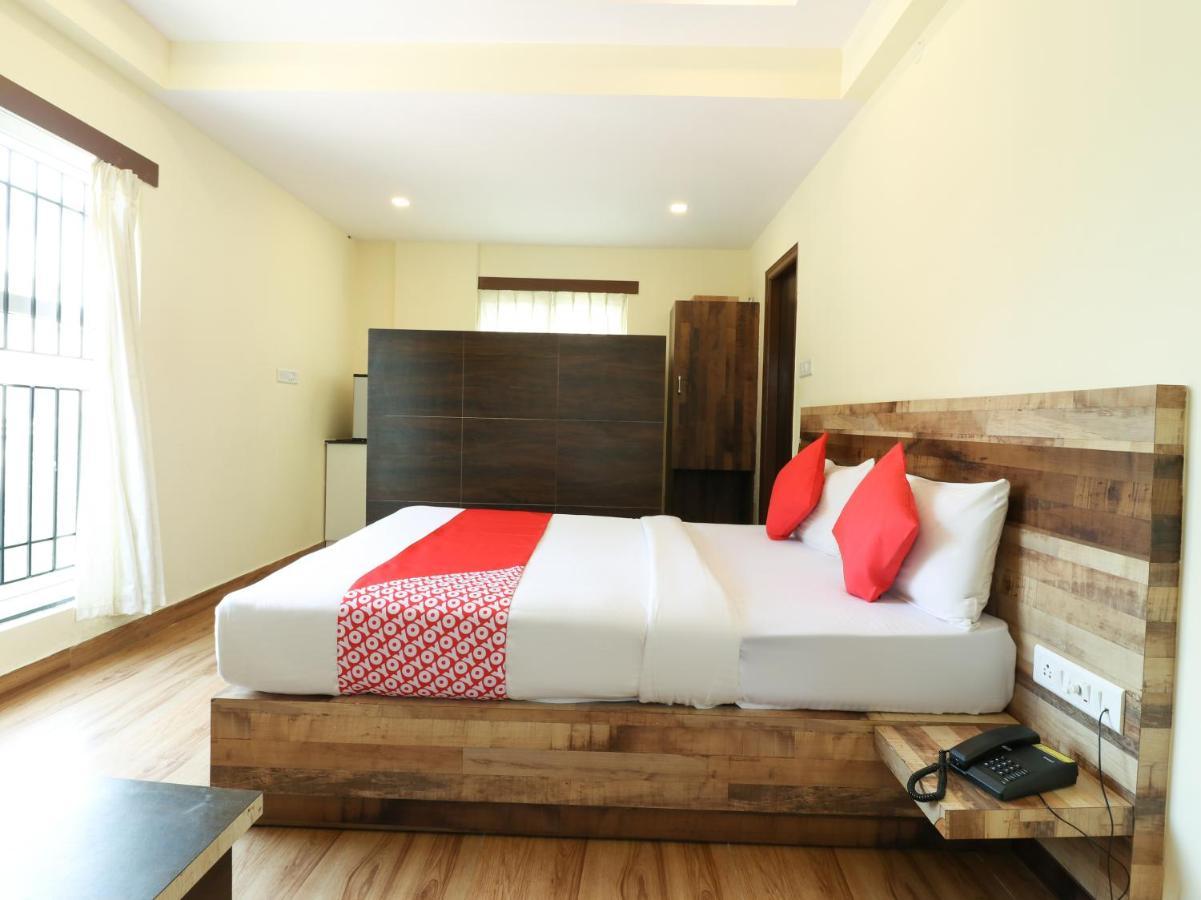 Oyo 36197 Royal Wood Hotel Bangalore Esterno foto